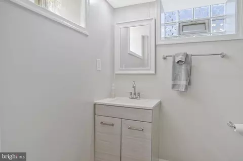 Bath - 5511 Wesley Ave, Gwynn Oak, MD 21207 photo 2 of 2