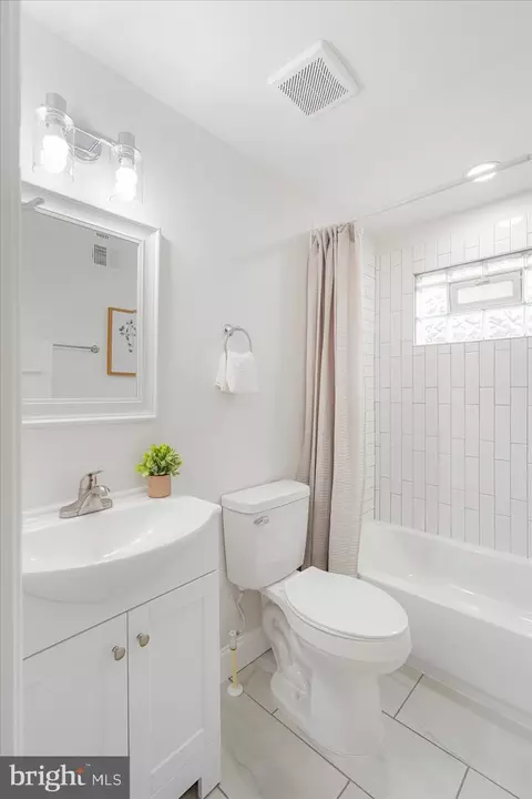 606 Charraway Rd, Baltimore, MD 21229 photo 30