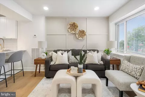 606 Charraway Rd, Baltimore, MD 21229 photo 2