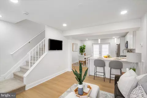 606 Charraway Rd, Baltimore, MD 21229 photo 3