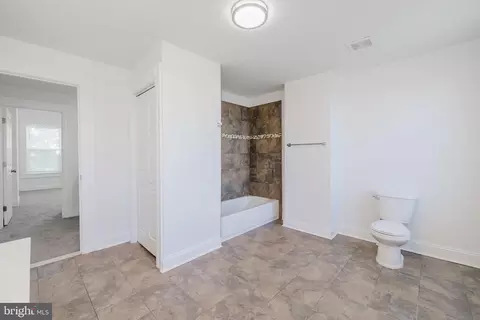 Entry Way - 1237 N Broadway, Baltimore, MD 21213 photo 6 of 9