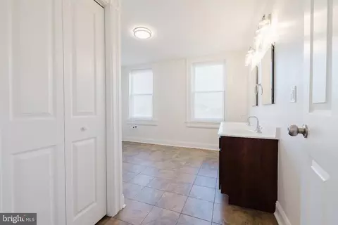 Entry Way - 1237 N Broadway, Baltimore, MD 21213 photo 5 of 9