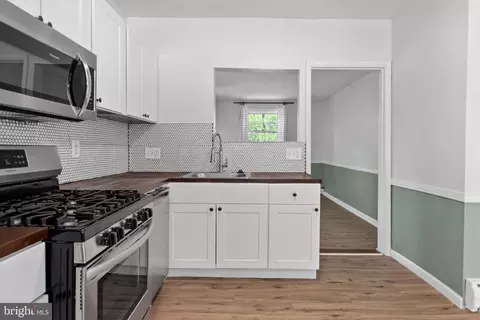 Entry Way - 2305 Pickwick Rd, Baltimore, MD 21207 photo 2 of 2