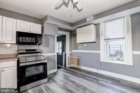 Entry Way - 2404 Puget St, Baltimore, MD 21230 photo 3 of 6