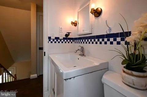 Bath - 5815 Lochlea Rd, Baltimore, MD 21209 photo 4 of 4