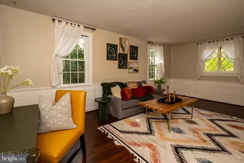 Living - 5815 Lochlea Rd, Baltimore, MD 21209 photo 3 of 5