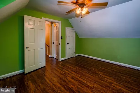 Bedroom - 5815 Lochlea Rd, Baltimore, MD 21209 photo 4 of 8