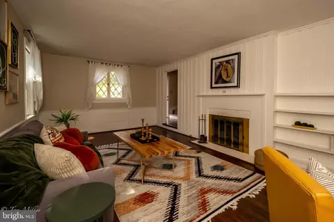 Living - 5815 Lochlea Rd, Baltimore, MD 21209 photo 2 of 5