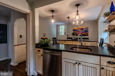 Kitchen - 5815 Lochlea Rd, Baltimore, MD 21209 photo 5 of 5