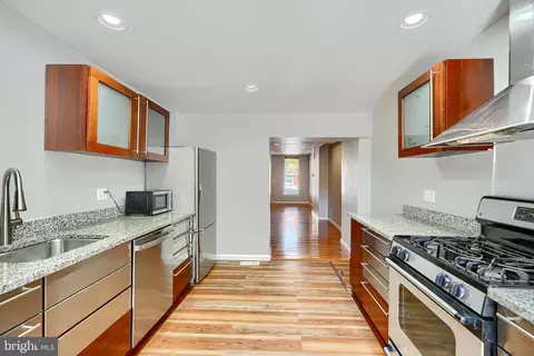 Entry Way - 2519 Fleet St, Baltimore, MD 21224 photo 3 of 3