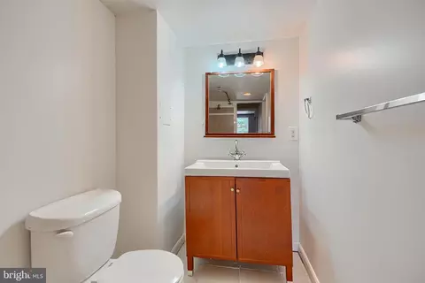 Bath - 2519 Fleet St, Baltimore, MD 21224 photo 2 of 5