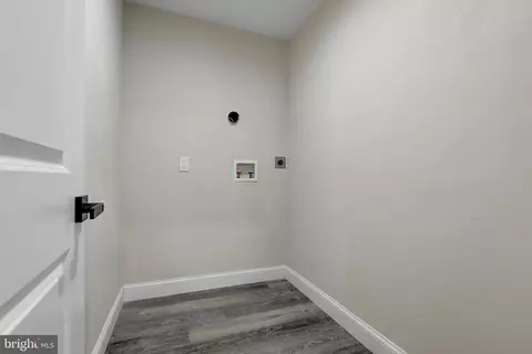 Entry Way - 505 Mccabe Ave, Baltimore, MD 21212 photo 8 of 10