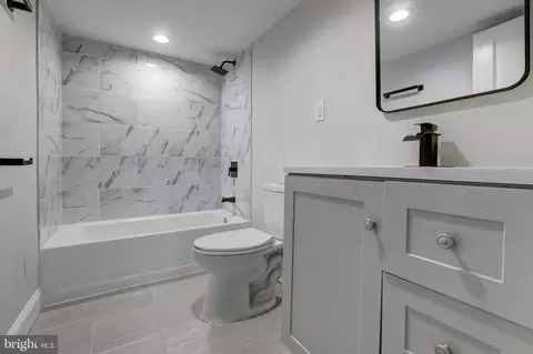 Bath - 505 Mccabe Ave, Baltimore, MD 21212 photo 1 of 1