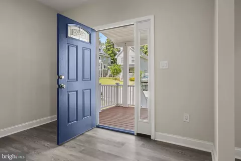 Entry Way - 505 Mccabe Ave, Baltimore, MD 21212 photo 1 of 10