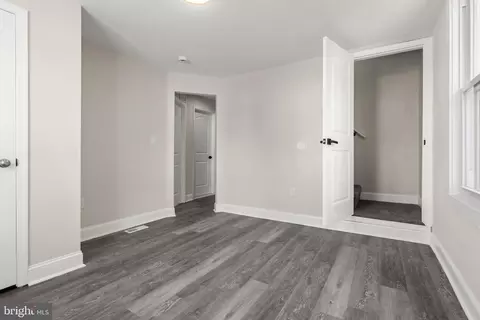 Entry Way - 505 Mccabe Ave, Baltimore, MD 21212 photo 9 of 10