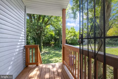 Exterior - 505 Mccabe Ave, Baltimore, MD 21212 photo 6 of 8