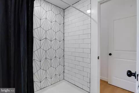 Bath - 5002 Eugene Ave, Baltimore, MD 21206 photo 4 of 6