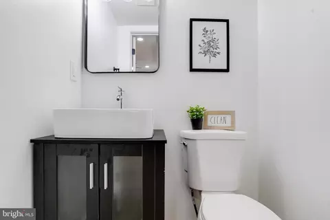 Bath - 5002 Eugene Ave, Baltimore, MD 21206 photo 1 of 6