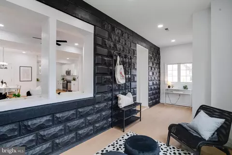 Entry Way - 5002 Eugene Ave, Baltimore, MD 21206 photo 3 of 7