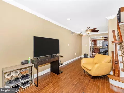 509 Wyeth St, Baltimore, MD 21230 photo 4