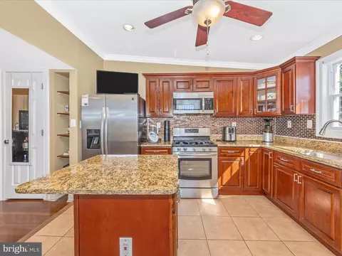 509 Wyeth St, Baltimore, MD 21230