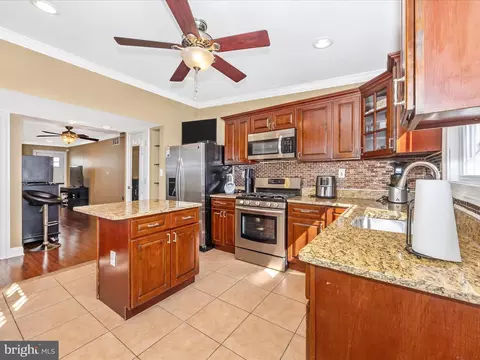 509 Wyeth St, Baltimore, MD 21230 photo 3