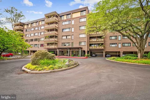 200 Cross Keys Rd #R40, Baltimore, MD 21210