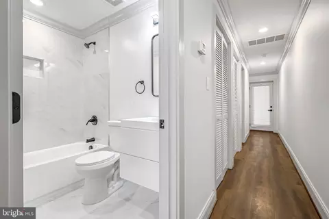Entry Way - 205 S Gilmor St, Baltimore, MD 21223 photo 14 of 17