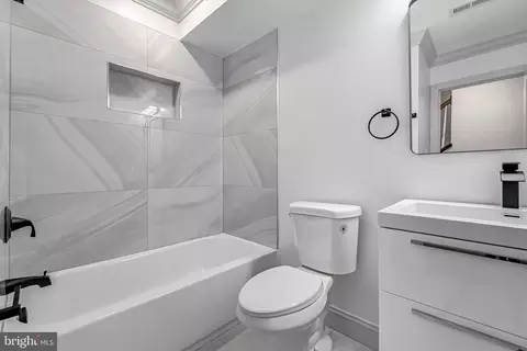 Bath - 205 S Gilmor St, Baltimore, MD 21223 photo 4 of 11