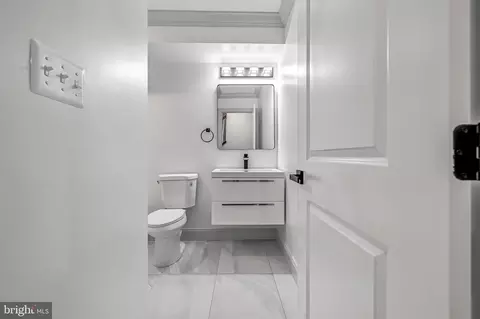 Bath - 205 S Gilmor St, Baltimore, MD 21223 photo 2 of 11