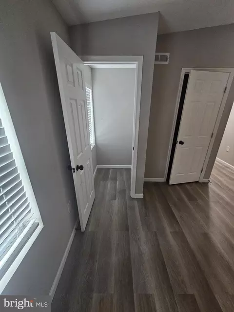 Entry Way - 1022 W Lanvale St, Baltimore, MD 21217 photo 5 of 6