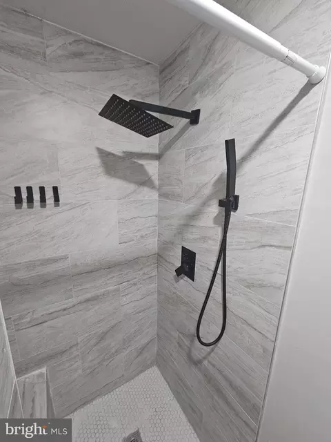 Bath - 1022 W Lanvale St, Baltimore, MD 21217 photo 3 of 3