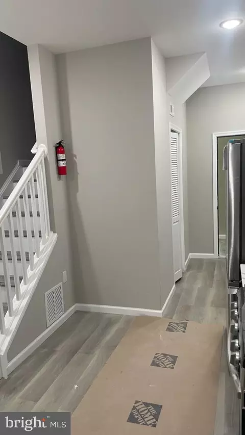 Entry Way - 1022 W Lanvale St, Baltimore, MD 21217 photo 4 of 6