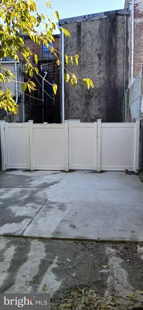 Exterior - 1022 W Lanvale St, Baltimore, MD 21217 photo 6 of 6