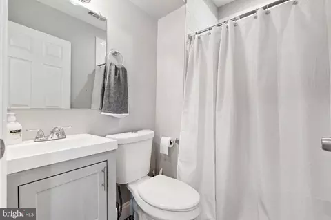 Bath - 831 E 33rd St, Baltimore, MD 21218 photo 1 of 3