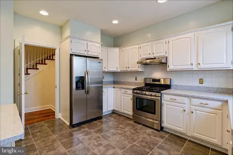 Kitchen - 302 Tunbridge Rd, Baltimore, MD 21212 photo 5 of 6