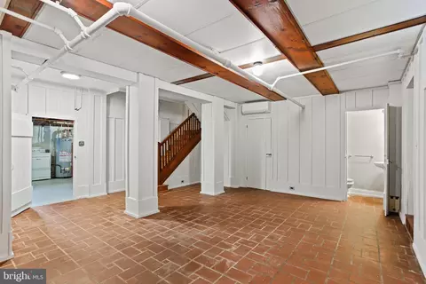 Entry Way - 302 Tunbridge Rd, Baltimore, MD 21212 photo 4 of 4