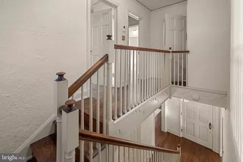 Entry Way - 302 Tunbridge Rd, Baltimore, MD 21212 photo 2 of 4