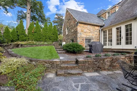 Exterior - 302 Tunbridge Rd, Baltimore, MD 21212 photo 12 of 13