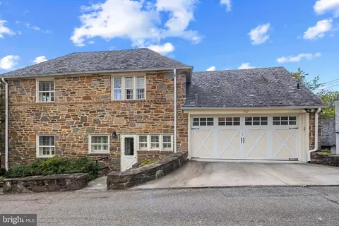 Exterior - 302 Tunbridge Rd, Baltimore, MD 21212 photo 10 of 13