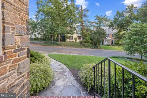 Exterior - 302 Tunbridge Rd, Baltimore, MD 21212 photo 4 of 13
