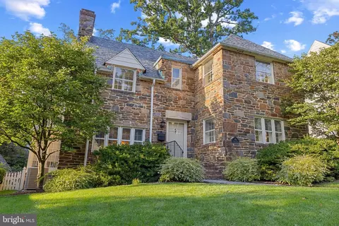 Exterior - 302 Tunbridge Rd, Baltimore, MD 21212 photo 2 of 13