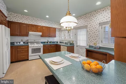 Kitchen - 302 Tunbridge Rd, Baltimore, MD 21212 photo 1 of 6