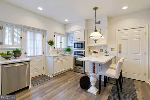 Kitchen - 302 Tunbridge Rd, Baltimore, MD 21212 photo 6 of 6