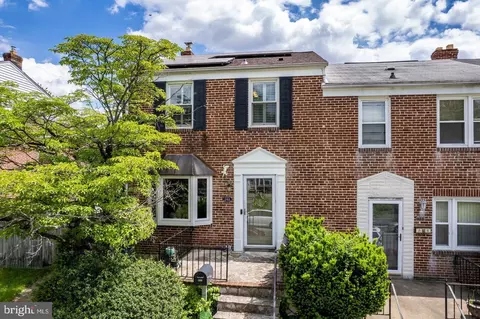 263 Medwick Garth E, Catonsville, MD 21228