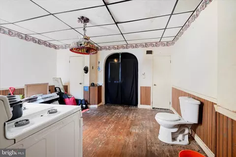 Entry Way - 729 E 37th St, Baltimore, MD 21218 photo 4 of 5