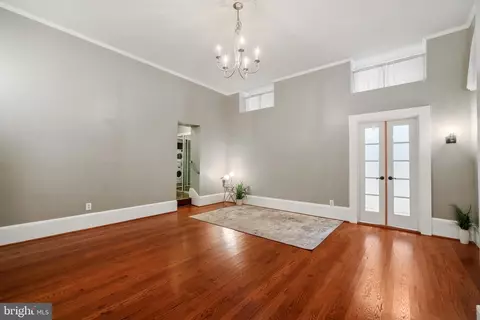 3 W Mount Vernon Pl #1, Baltimore, MD 21201