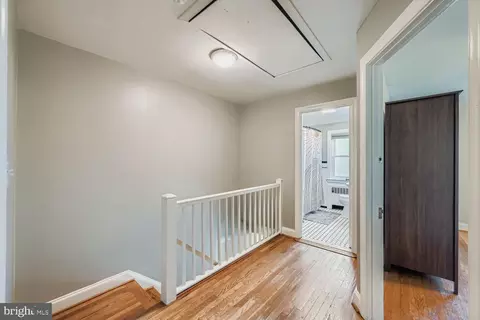Entry Way - 3832 Rexmere Rd, Baltimore, MD 21218 photo 2 of 3