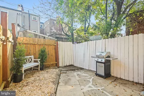 Exterior - 413 Griffin Ct, Baltimore, MD 21231 photo 2 of 3