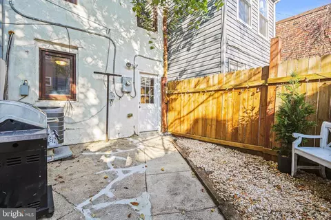 Exterior - 413 Griffin Ct, Baltimore, MD 21231 photo 3 of 3